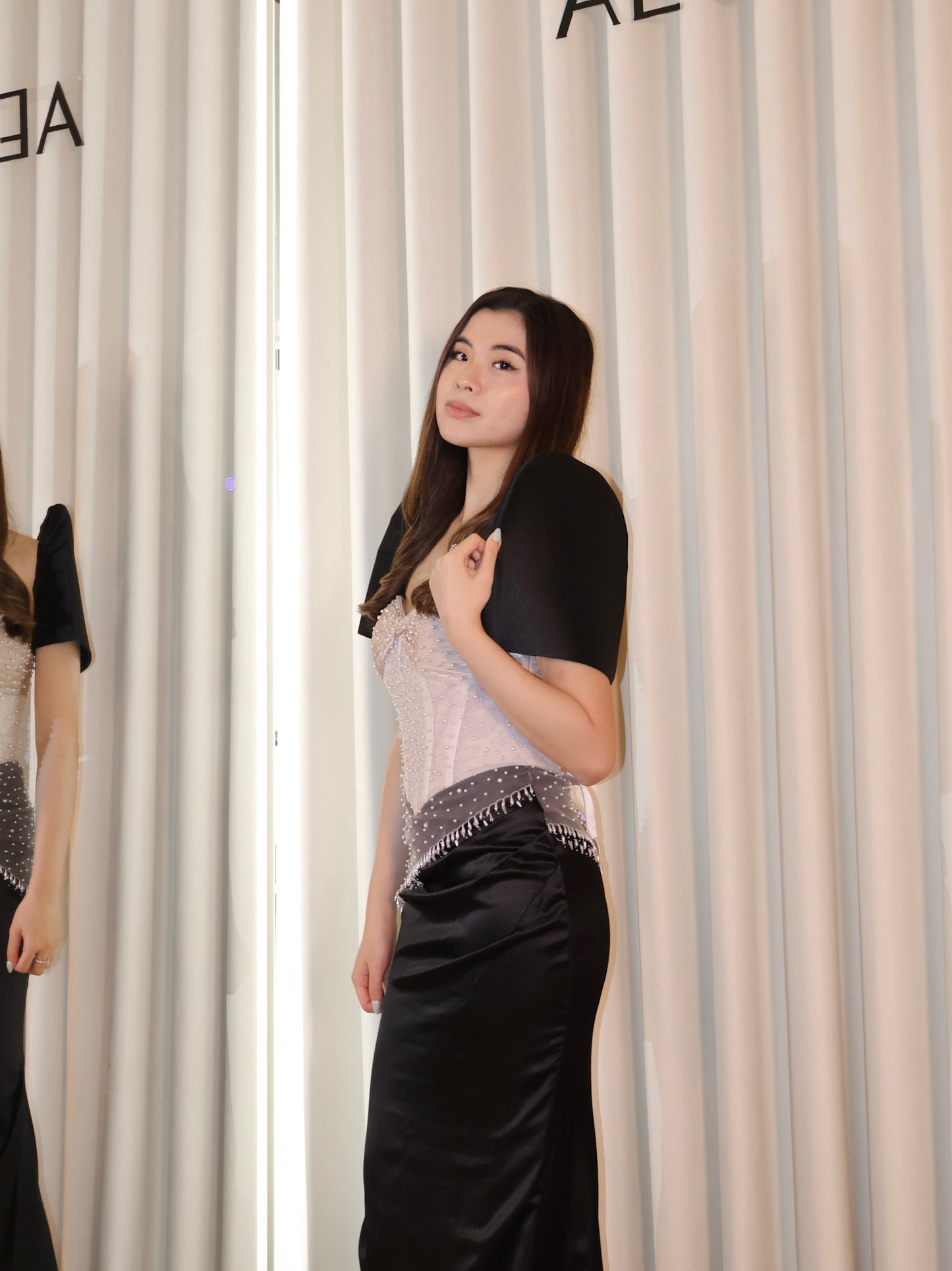 Shizcara Midnight Gold