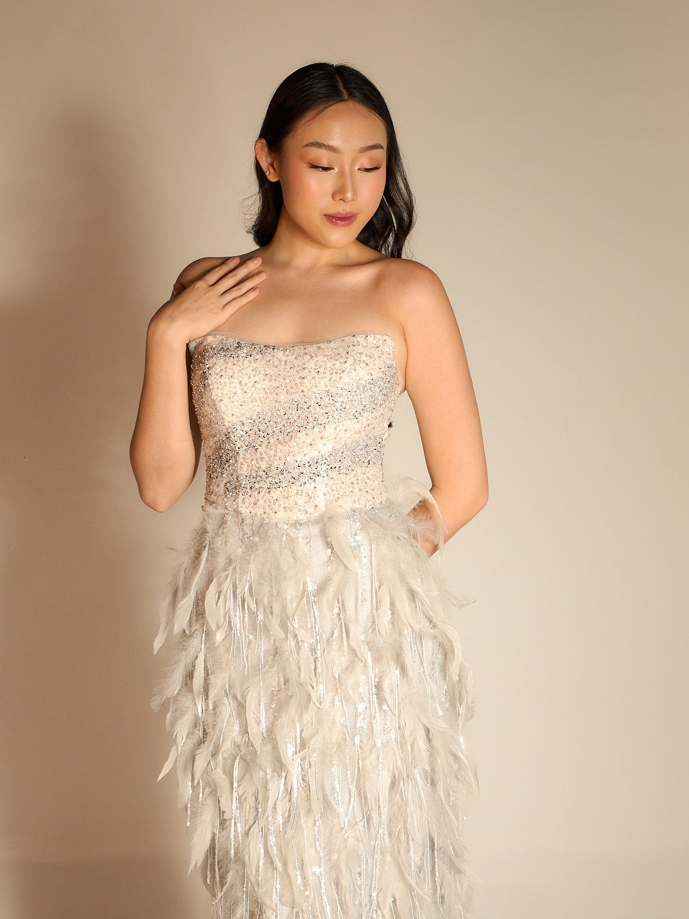 Krystal Sequin Feathered Tube Dress – Aecia Krystal Sequin Feathered Tube Dress – Aecia