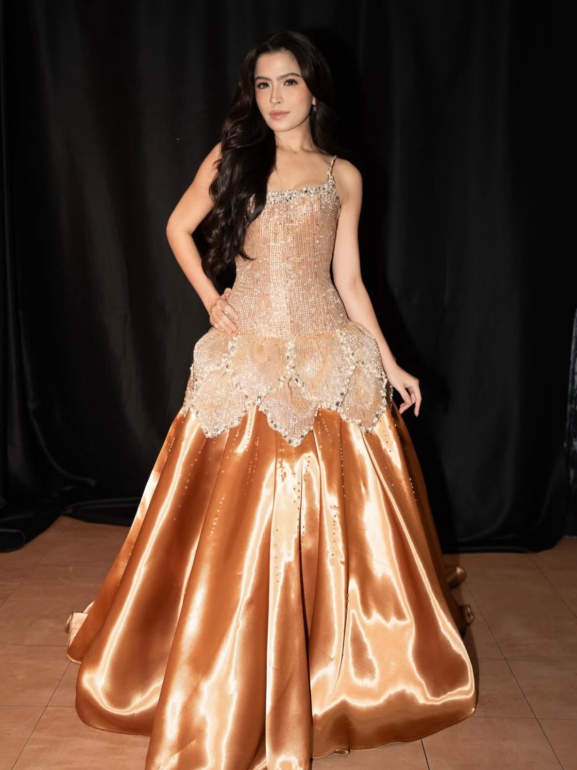 Lexine Reflective Gown