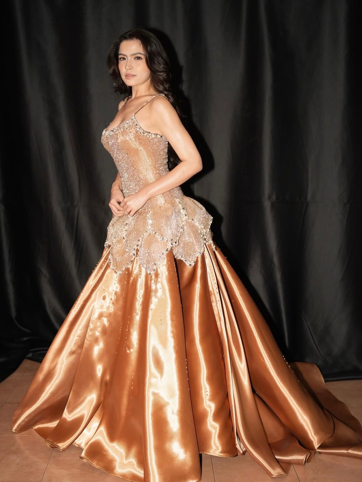 Lexine Reflective Gown